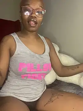 YummyMelanin117 online show from September 19, 2025, 7:01 am