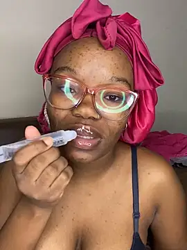 YummyMelanin117 online show from April 19, 2026, 4:41 pm