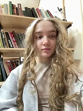 Snapshot of bambi_lu chatting on February 2, 2026, 8:08 pm bambi lu online show from February 2, 2026, 8:08 pm