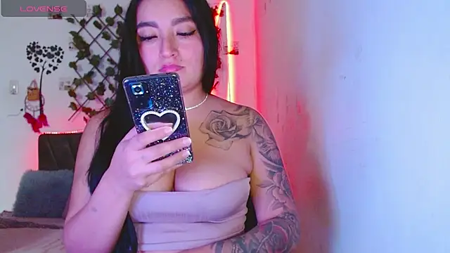 Snapshot of Charlott_Nice01 chatting on March 4, 2026, 8:27 pm Charlott Nice01 online show from March 4, 2026, 8:27 pm