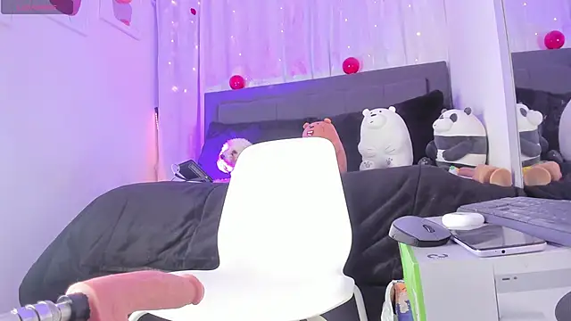 Snapshot of ariana_cruz chatting on November 15, 2025, 8:35 pm ariana cruz online show from November 15, 2025, 8:35 pm