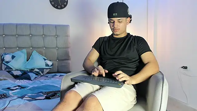 samxx muscle online show from September 21, 2025, 4:12 pm