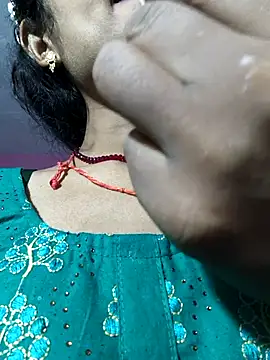 Snapshot of Eshna_Dabral chatting on October 26, 2025, 1:06 am Eshna Dabral online show from October 26, 2025, 1:06 am