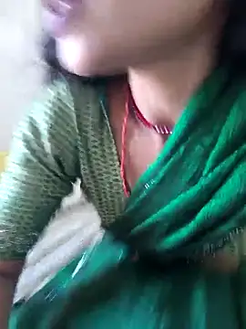 Snapshot of Eshna_Dabral chatting on November 9, 2025, 3:43 am Eshna Dabral online show from November 9, 2025, 3:43 am