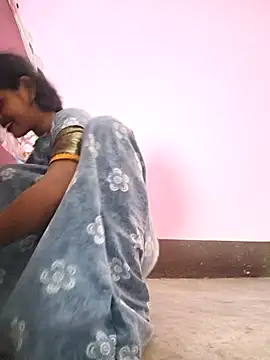 Snapshot of Eshna_Dabral chatting on November 4, 2025, 1:53 am Eshna Dabral online show from November 4, 2025, 1:53 am