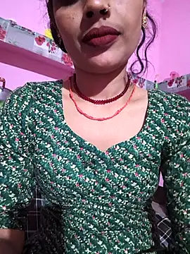 Snapshot of Eshna_Dabral chatting on November 5, 2025, 3:37 pm Eshna Dabral online show from November 5, 2025, 3:37 pm