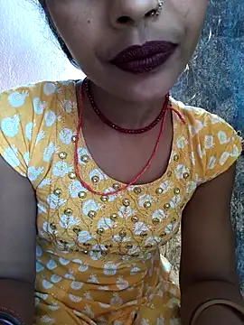 Snapshot of Eshna_Dabral chatting on December 1, 2025, 3:07 am Eshna Dabral online show from December 1, 2025, 3:07 am