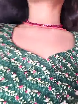 Snapshot of Eshna_Dabral chatting on November 10, 2025, 3:22 am Eshna Dabral online show from November 10, 2025, 3:22 am