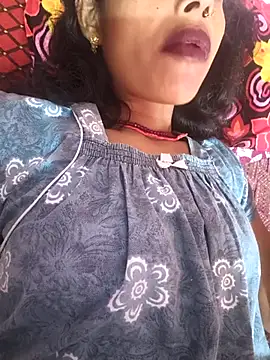 Snapshot of Eshna_Dabral chatting on October 25, 2025, 3:06 am Eshna Dabral online show from October 25, 2025, 3:06 am