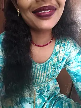 Snapshot of Eshna_Dabral chatting on October 4, 2025, 1:18 am Eshna Dabral online show from October 4, 2025, 1:18 am