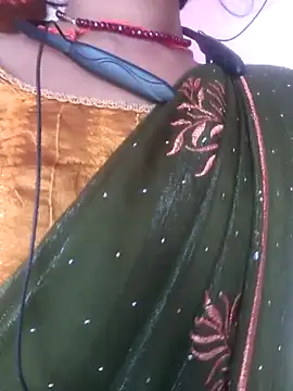 Snapshot of Eshna_Dabral chatting on November 8, 2025, 2:37 am Eshna Dabral online show from November 8, 2025, 2:37 am