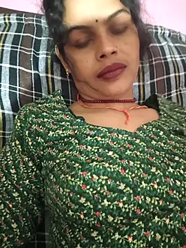 Snapshot of Eshna_Dabral chatting on November 2, 2025, 4:12 pm Eshna Dabral online show from November 2, 2025, 4:12 pm