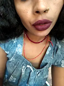 Snapshot of Eshna_Dabral chatting on November 28, 2025, 3:17 am Eshna Dabral online show from November 28, 2025, 3:17 am