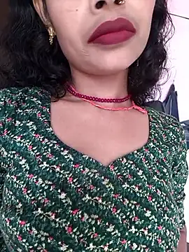 Snapshot of Eshna_Dabral chatting on November 2, 2025, 2:49 am Eshna Dabral online show from November 2, 2025, 2:49 am