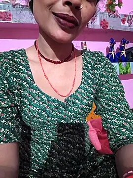 Snapshot of Eshna_Dabral chatting on November 15, 2025, 5:17 pm Eshna Dabral online show from November 15, 2025, 5:17 pm