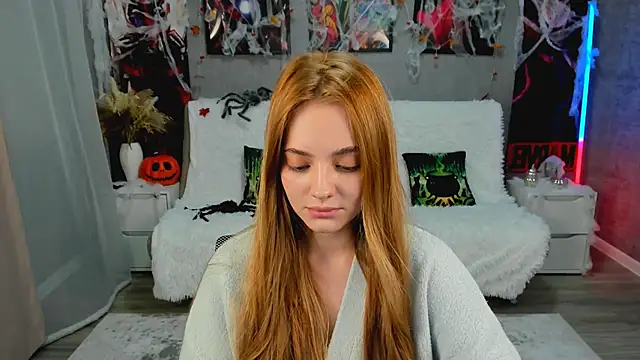 MelanieAlves online show from November 1, 2025, 7:08 pm