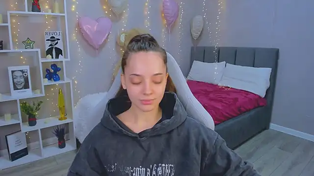 MelanieAlves online show from March 8, 2026, 12:52 pm