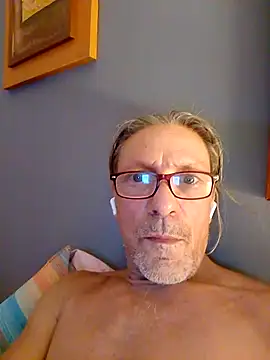 Deddyitalia3p online show from September 17, 2025, 9:28 pm