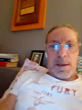 Deddyitalia3p online show from December 1, 2025, 10:10 pm