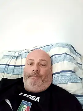 Alexis Bull online show from May 5, 2026, 10:07 am