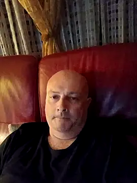 Alexis Bull online show from May 7, 2026, 11:08 pm