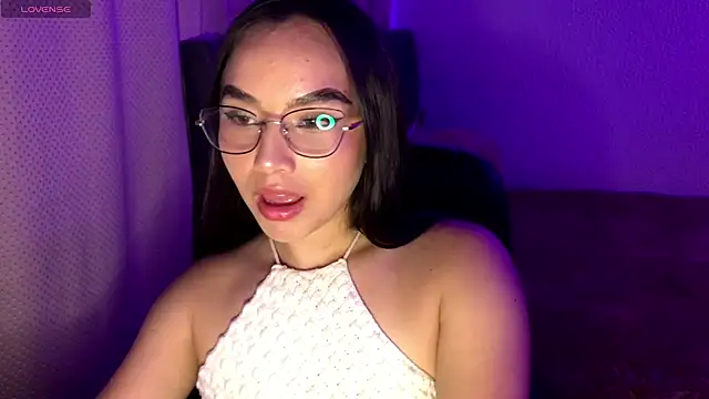 Snapshot of amelia_hall chatting on May 27, 2026, 11:34 pm amelia hall online show from May 27, 2026, 11:34 pm
