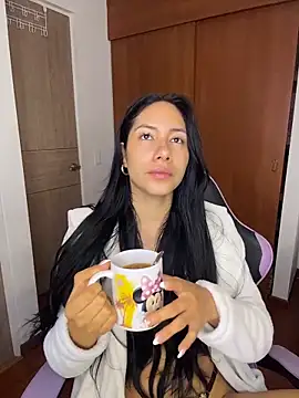 ArianaReynoldss online show from March 7, 2026, 10:32 am