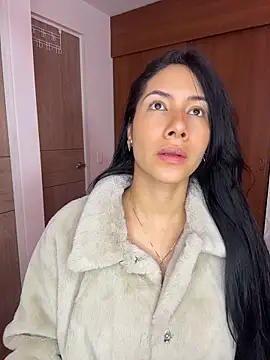 ArianaReynoldss online show from April 20, 2026, 5:32 am