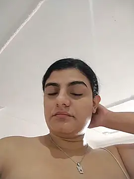 carlafox05 online show from February 8, 2026, 5:10 pm