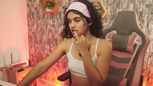 bonniie 98  online show from February 16, 2026, 7:34 pm