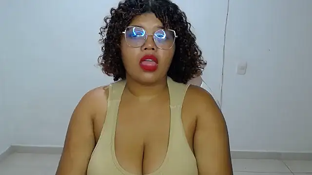 natalietits1 online show from December 23, 2025, 6:02 am