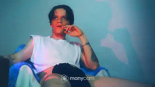 Snapshot of santihot089 chatting on October 18, 2025, 3:19 am santihot089 online show from October 18, 2025, 3:19 am