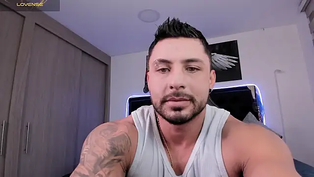 santi aesthetic online show from February 23, 2026, 11:05 pm