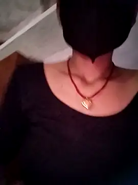 Snapshot of Soniy-Maax chatting on September 12, 2025, 7:52 am Soniy-Maax online show from September 12, 2025, 7:52 am