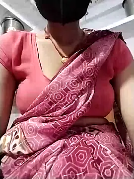 Snapshot of Soniy-Maax chatting on September 16, 2025, 7:09 am Soniy-Maax online show from September 16, 2025, 7:09 am