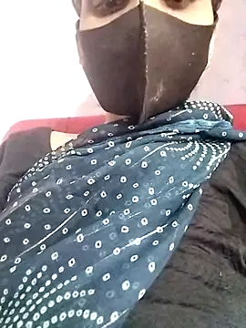 Snapshot of Soniy-Maax chatting on October 4, 2025, 7:21 am Soniy-Maax online show from October 4, 2025, 7:21 am