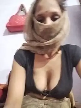 Snapshot of Soniy-Maax chatting on May 22, 2026, 10:13 am Soniy-Maax online show from May 22, 2026, 10:13 am