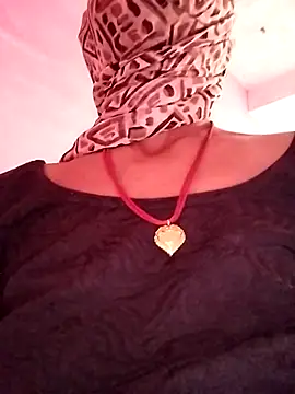 Snapshot of Soniy-Maax chatting on March 19, 2026, 9:42 am Soniy-Maax online show from March 19, 2026, 9:42 am