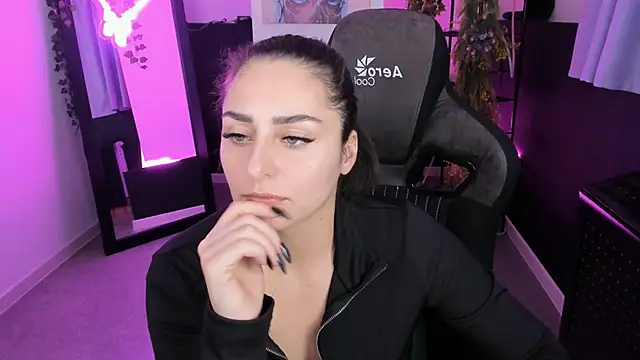 Snapshot of ValeriiMills chatting on November 8, 2025, 4:43 pm ValeriiMills online show from November 8, 2025, 4:43 pm