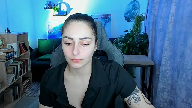 Snapshot of ValeriiMills chatting on February 19, 2026, 2:58 pm ValeriiMills online show from February 19, 2026, 2:58 pm