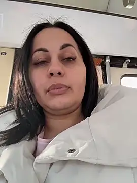 Claudia hotxxx online show from November 27, 2025, 11:43 am