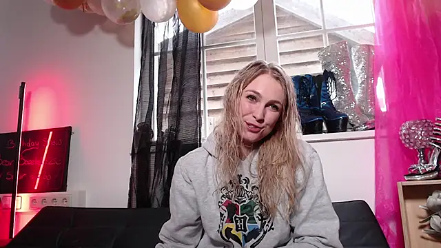 Snapshot of siswett chatting on March 14, 2025, 2:08 pm siswett online show from March 14, 2025, 2:08 pm