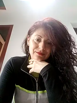 lunadicty online show from September 26, 2025, 11:33 pm