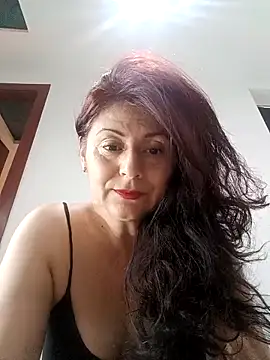 lunadicty online show from October 3, 2025, 11:50 pm