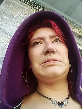 Cerecitaa02  online show from December 1, 2025, 11:44 am