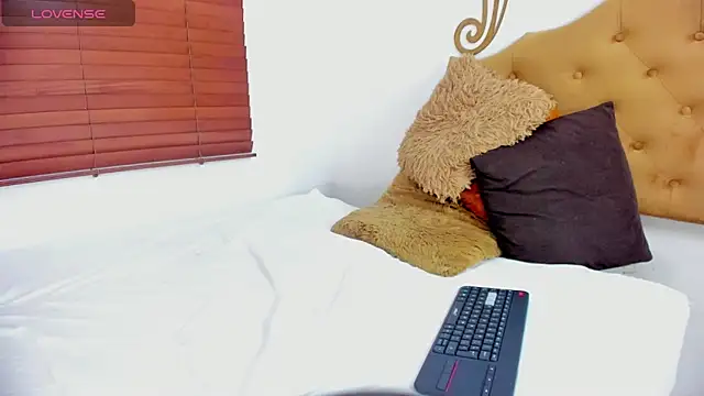 Asher Santos online show from March 21, 2025, 8:17 am