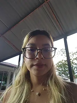 Pretty roxxyy online show from March 21, 2026, 11:25 am