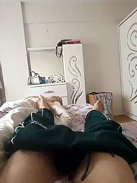 Snapshot of leona633 chatting on December 1, 2025, 8:26 am leona633 online show from December 1, 2025, 8:26 am