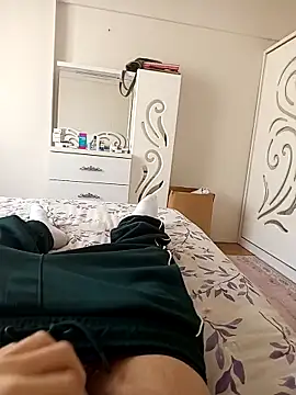 leona633 online show from December 2, 2025, 9:44 am