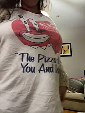 w3tkittty online show from February 16, 2026, 11:24 pm